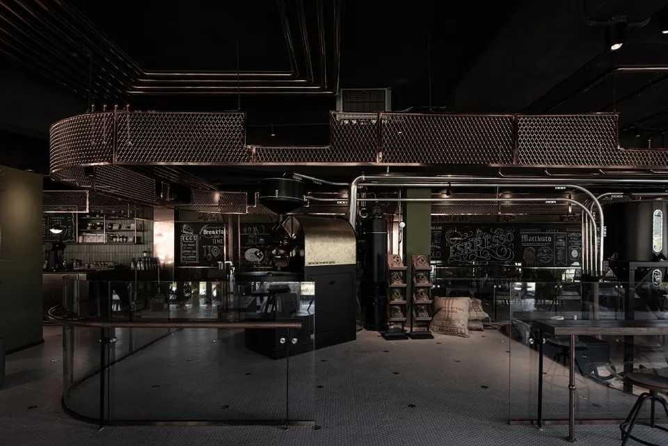 咖啡厅硬核的金属质感，让这个杭州餐饮空间设计绝了